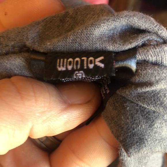 Volcom dress with attached Hi low shirt - Picture 7 of 7